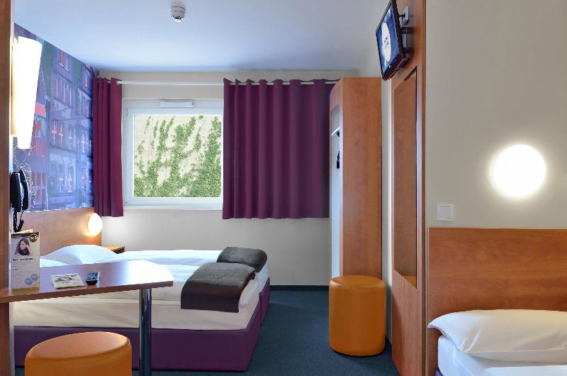 اتاق استاندارد سه نفره, B&b Hotel Bremen City