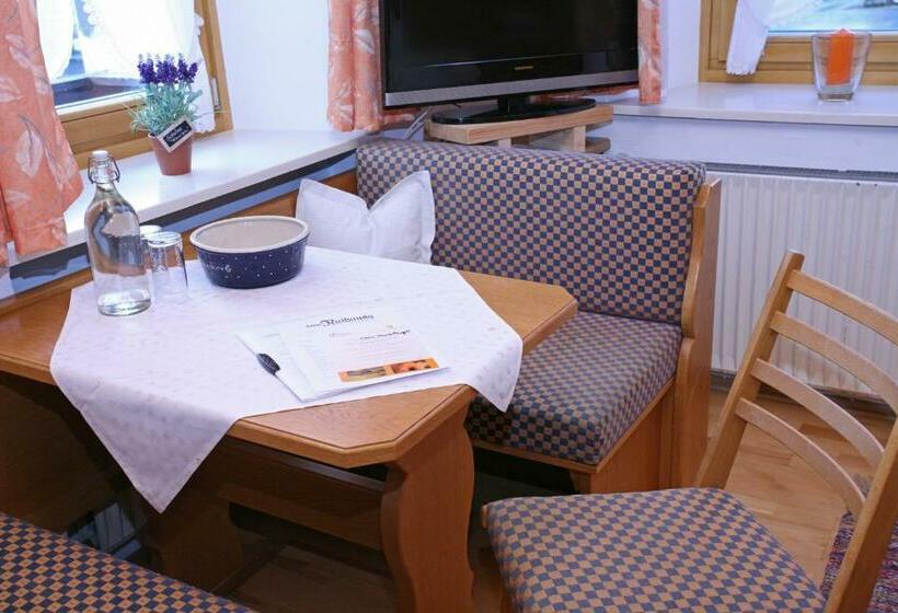 חדר סטנדרט, Beim Nuihausa