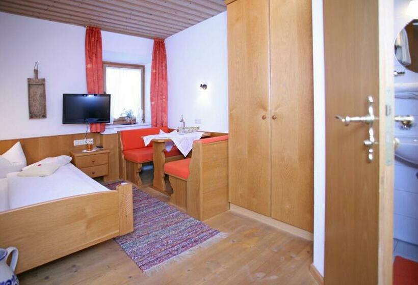 חדר סטנדרט יחיד, Beim Nuihausa