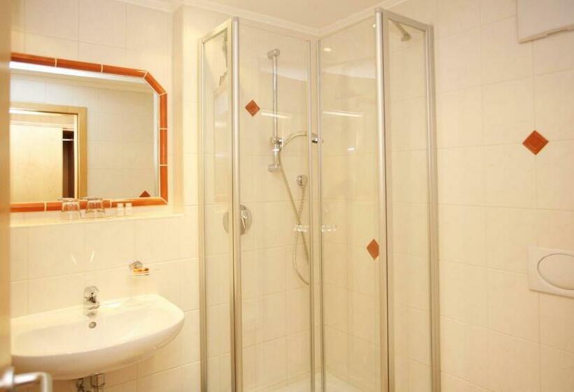 חדר קומפורט, Beim Nuihausa