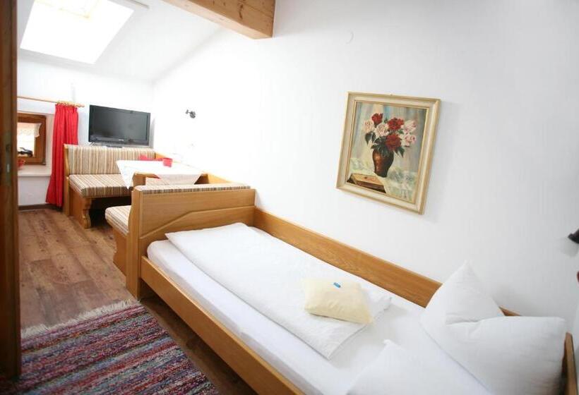 חדר אקונומי יחיד, Beim Nuihausa