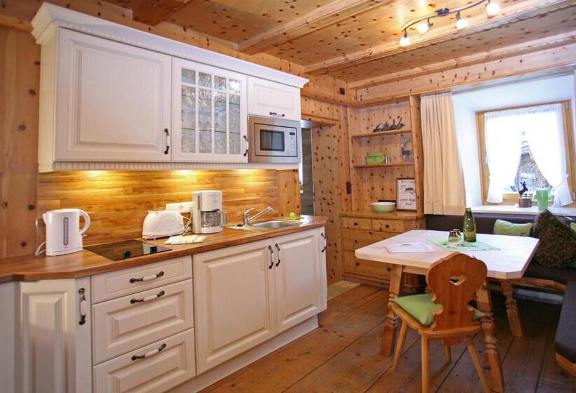 דירת חדר, Beim Nuihausa