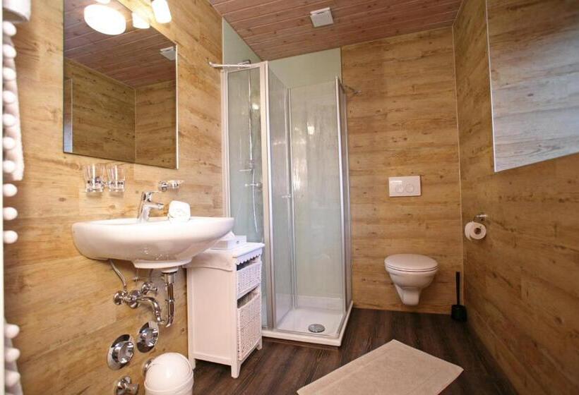 דירת חדר, Beim Nuihausa