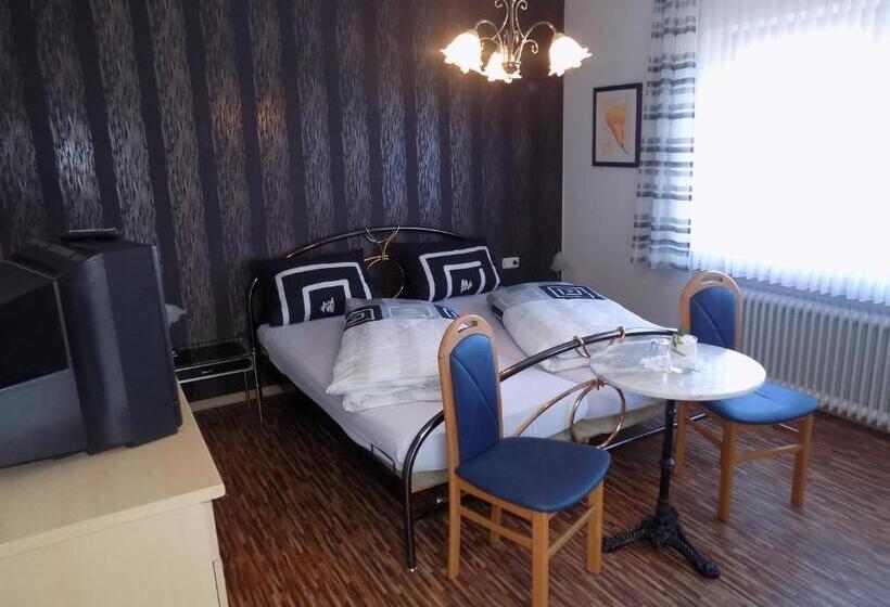 Номер Стандарт с Балконом, Cafe Rosi