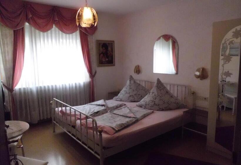 Номер Стандарт Трехместный, Cafe Rosi