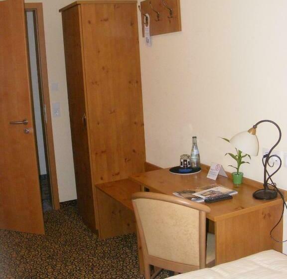 Standard Yhden Hengen Huone, Gaum