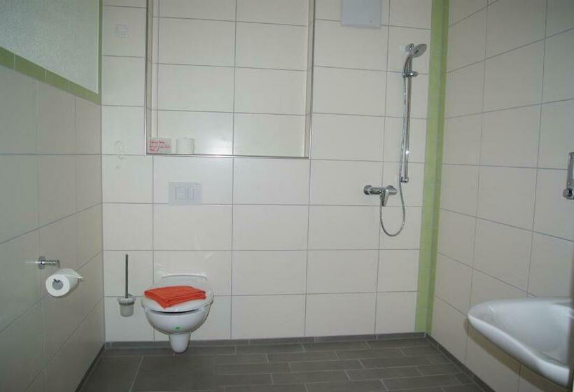 Standard-invahuone, Gaum