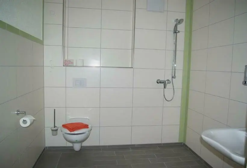 Standard-invahuone, Gaum
