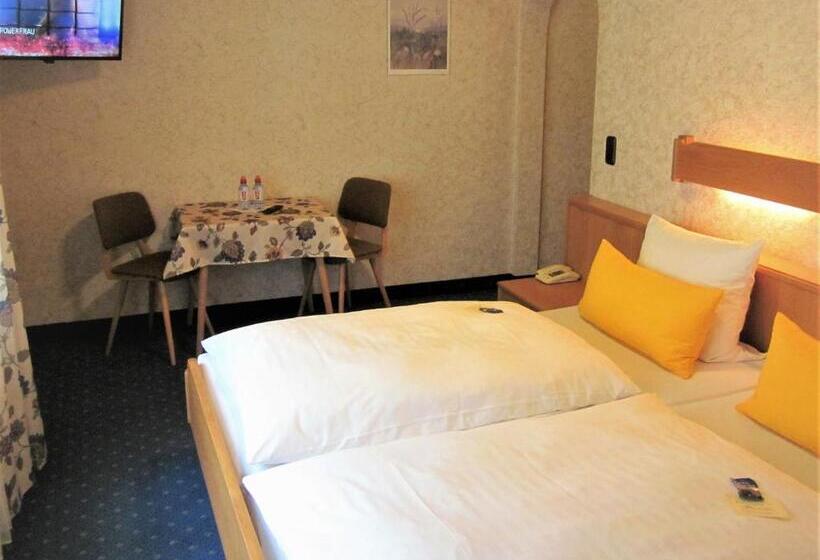 Номер Стандарт Вид на Сад, Gasthof Rodachtal Mit Gästehaus Katharina