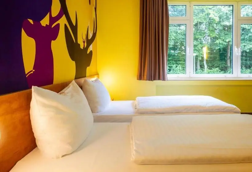 Superior-huone, Gottingen West