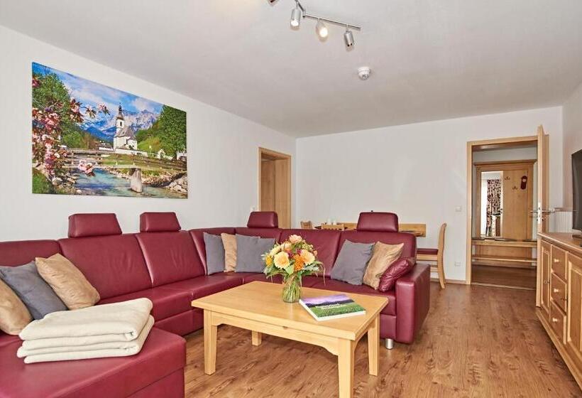 2ベッドルームデラックスアパートメント, Gruenberger