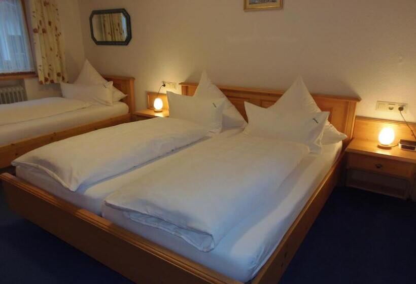 テラス付き1ベッドルームアパートメント, Gruenberger