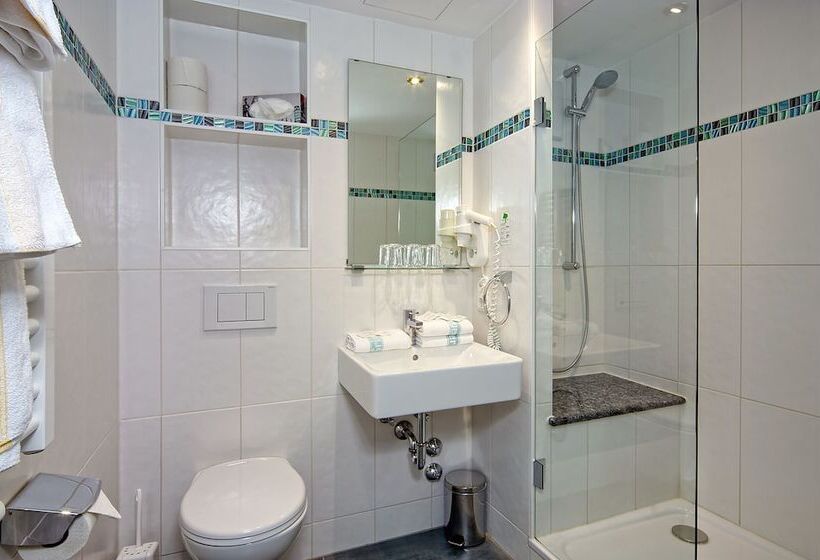 スタンダードトリプルルーム, Gruenberger