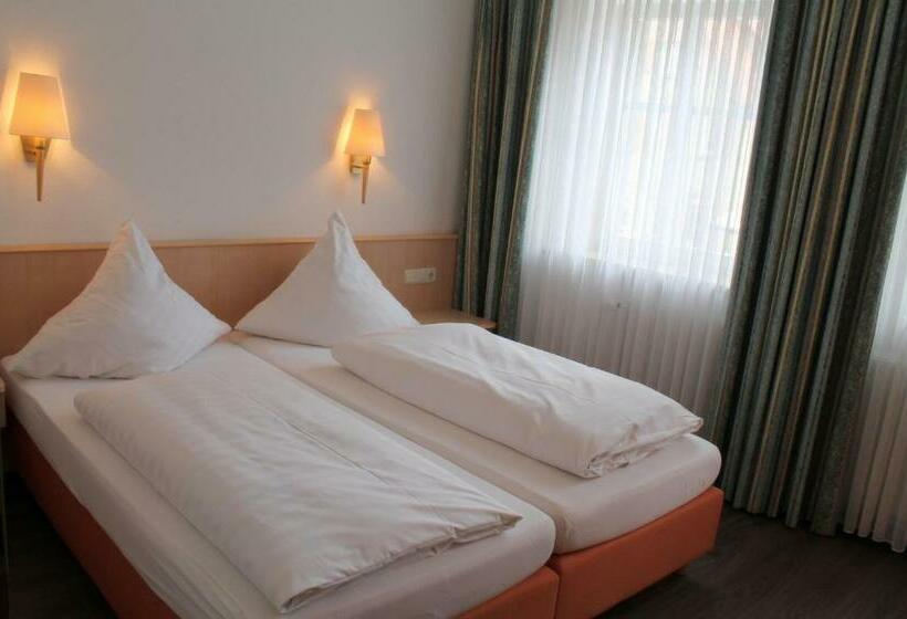 חדר סטנדרט, Hocher