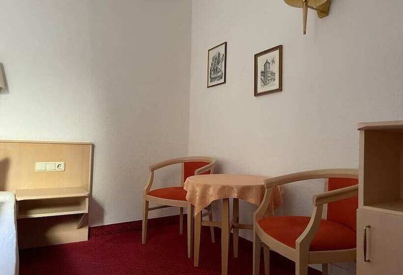 חדר סטנדרט, Hocher