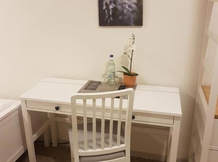 חדר סטנדרט, Hocher