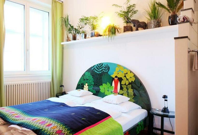 스탠다드 테마룸, Maurerhansl