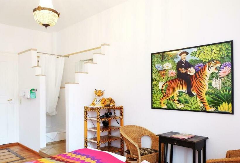 스탠다드 테마룸, Maurerhansl