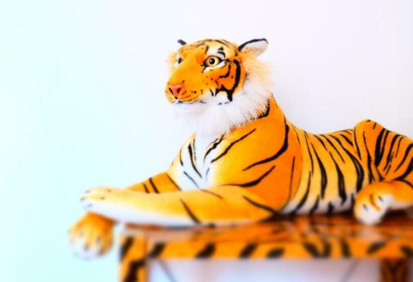 스탠다드 테마룸, Maurerhansl