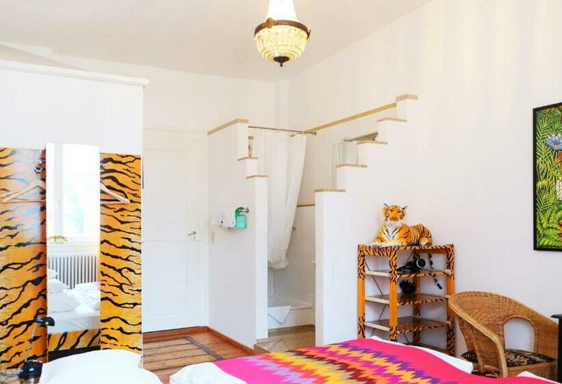 스탠다드 테마룸, Maurerhansl