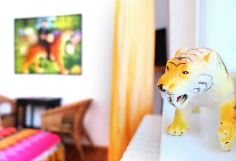 스탠다드 테마룸, Maurerhansl