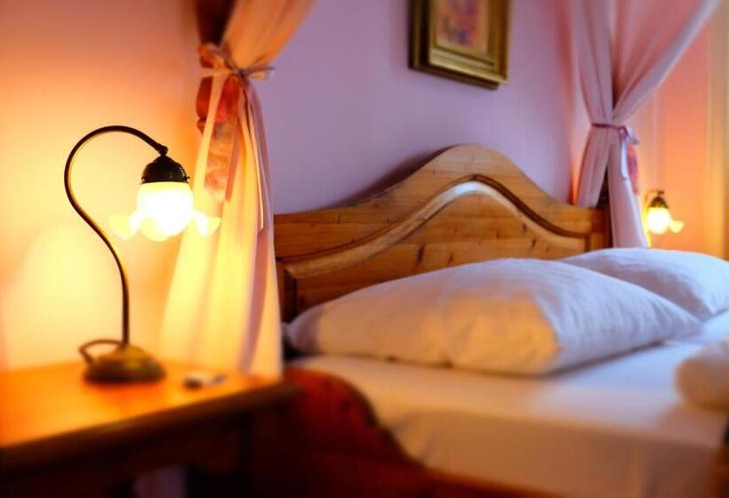 주니어 스위트, Maurerhansl