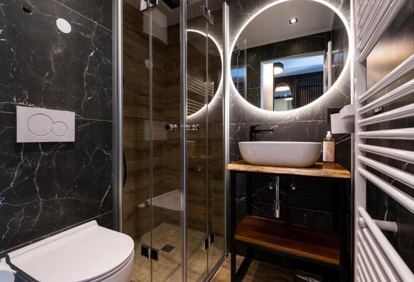 Номер Стандарт, Metropol