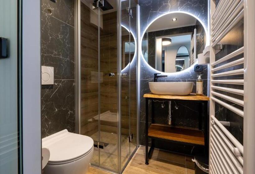 Номер Стандарт, Metropol