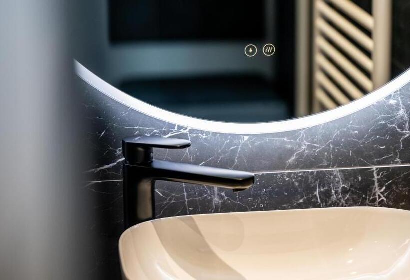 Номер Стандарт, Metropol