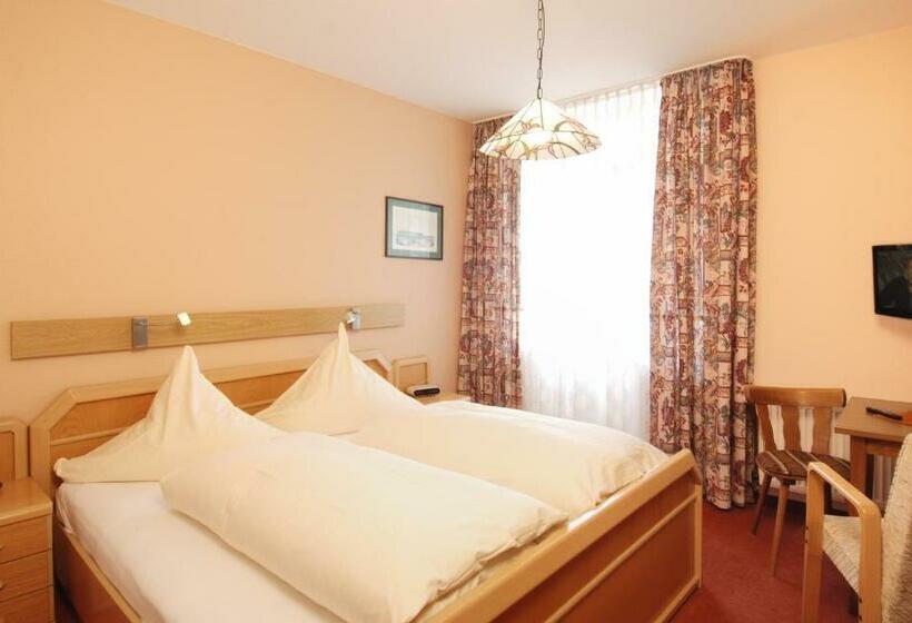 스탠다드 룸, Münchner Löwenbräu