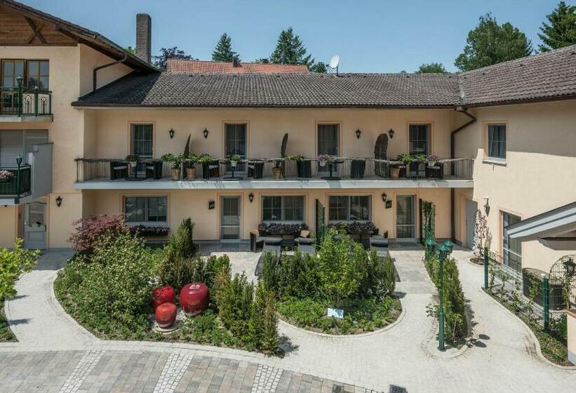 Номер Стандарт с Террасой, Mutz