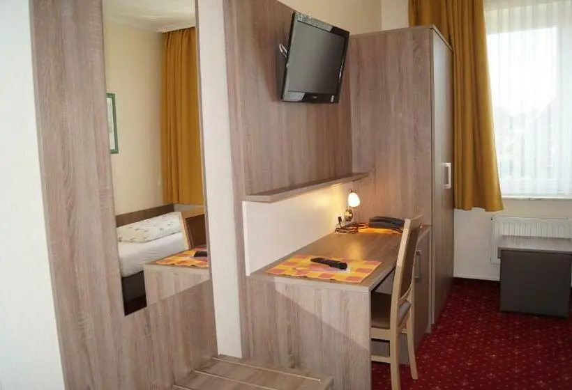 Chambre Standard Individuelle, Neuses