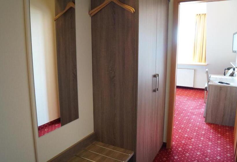 اتاق استاندارد, Neuses