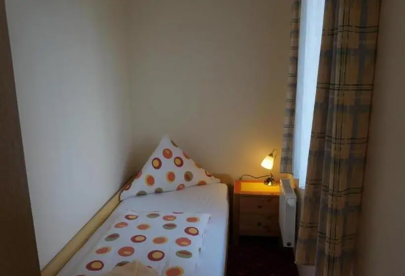 Chambre Triple Classique, Neuses