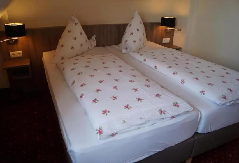 Chambre Quadruple Classique, Neuses