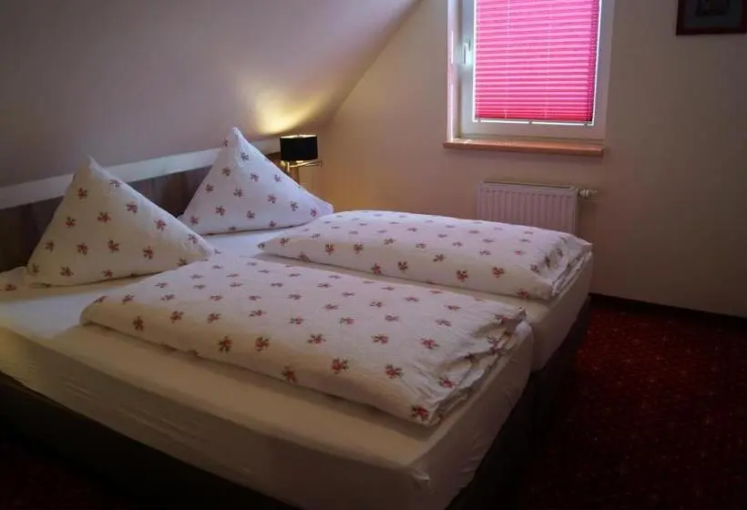 Chambre Quadruple Classique, Neuses