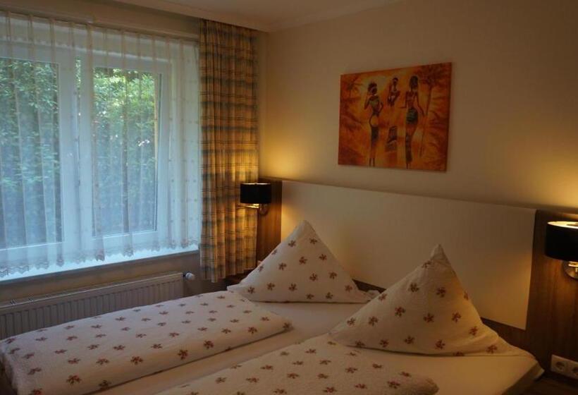 اتاق کلاسیک چهارنفره, Neuses