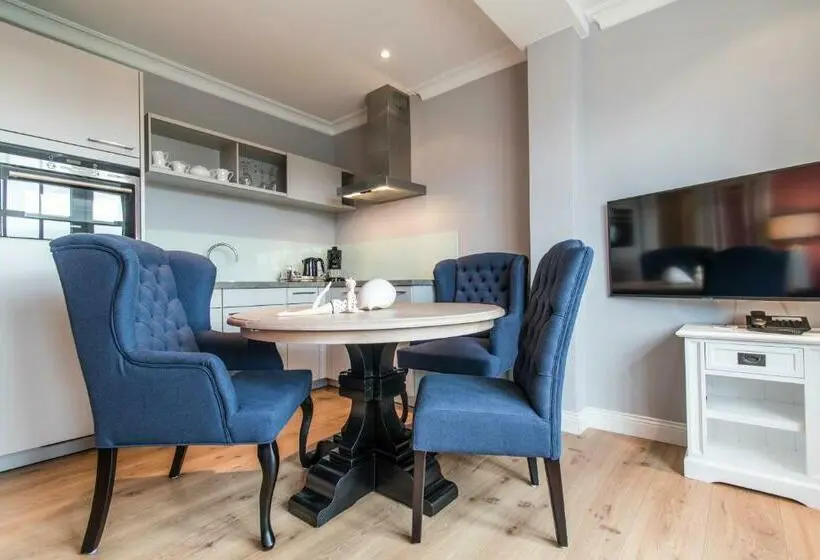 Standard Kolmen Hengen Huone, Norderriff