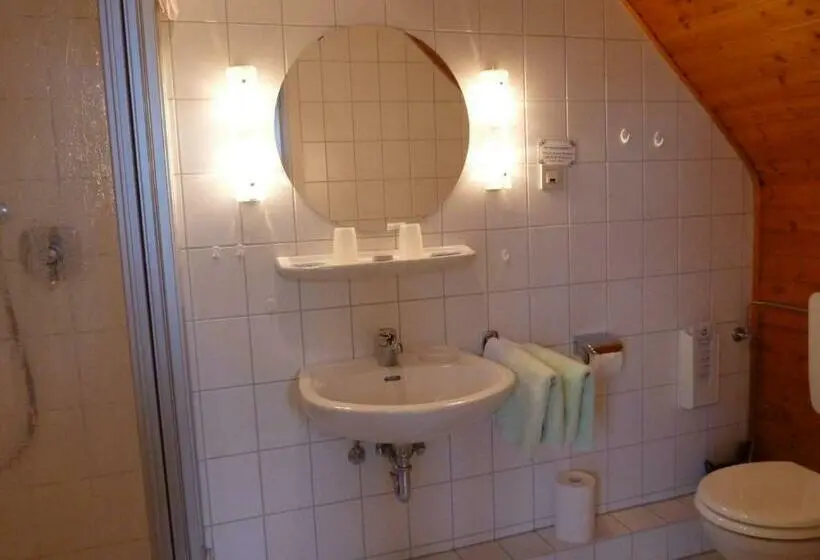 Standard Kolmen Hengen Huone, Pension Stöber