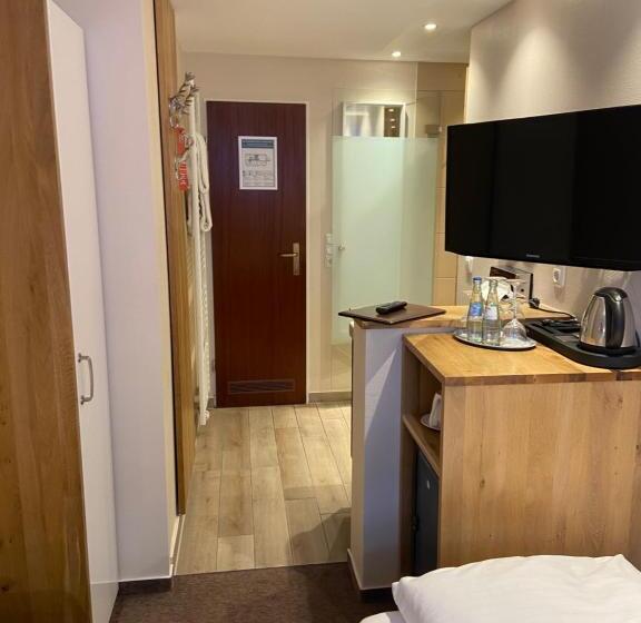 חדר בסיסי, Petersen S Landhaus