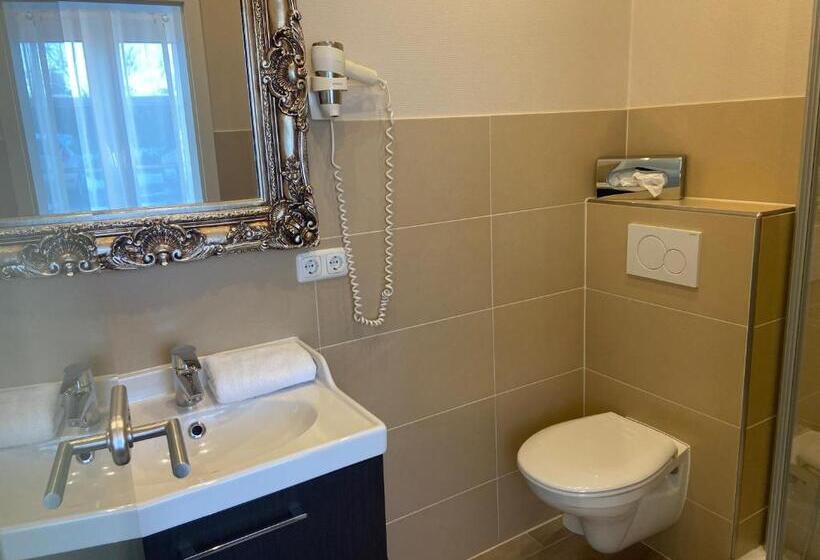 חדר אקונומי, Petersen S Landhaus