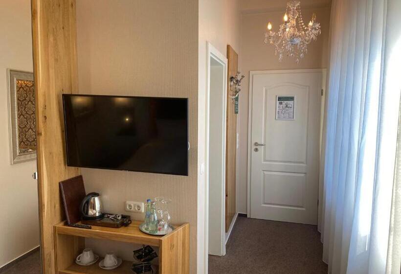 חדר אקונומי, Petersen S Landhaus