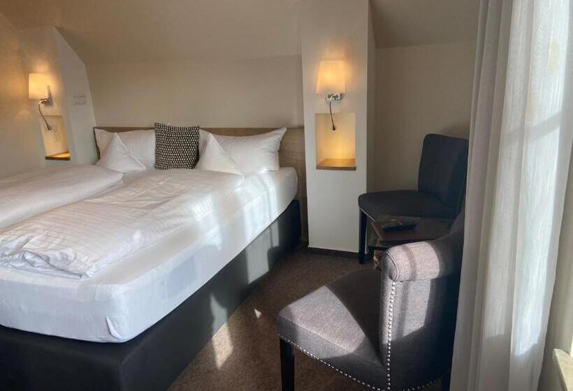 חדר אקונומי, Petersen S Landhaus