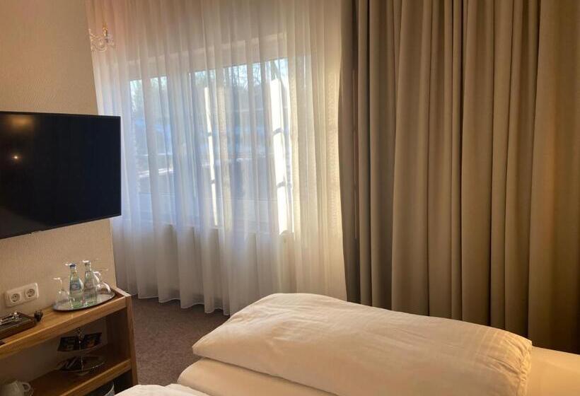 חדר אקונומי, Petersen S Landhaus