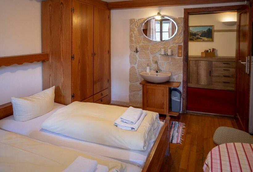 Standard-huone Jaettu Kylpyhuone, Restaurant Alatsee