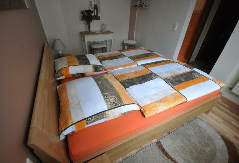 Номер Стандарт, Restaurant Athen