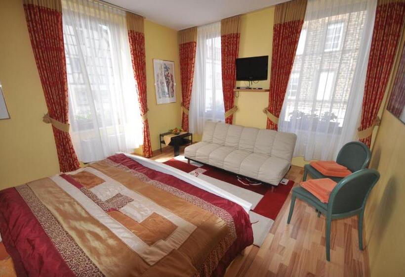 Номер Стандарт, Restaurant Athen