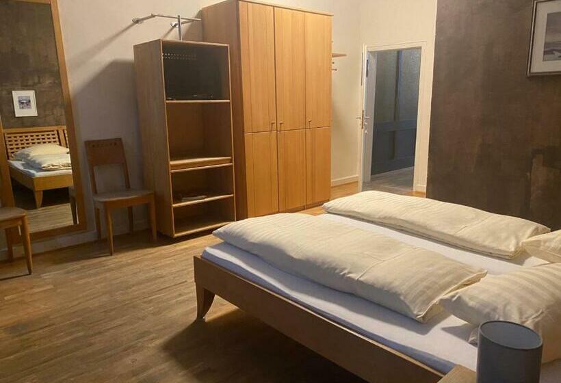 اتاق استاندارد, Restaurant Frankenturm