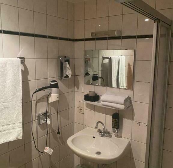 اتاق استاندارد, Restaurant Frankenturm