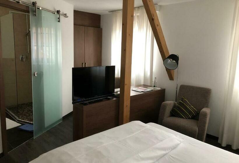 חדר סופריור, Restaurant & Metzgerei Rößle